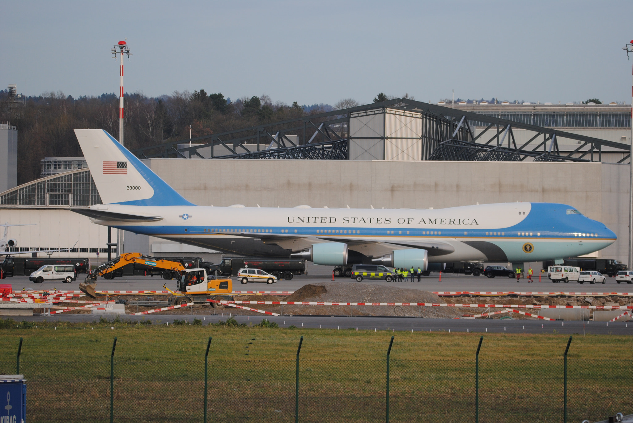 Nikon D3000 sample photo. Der flieger im flughafen zürich schweiz. photography