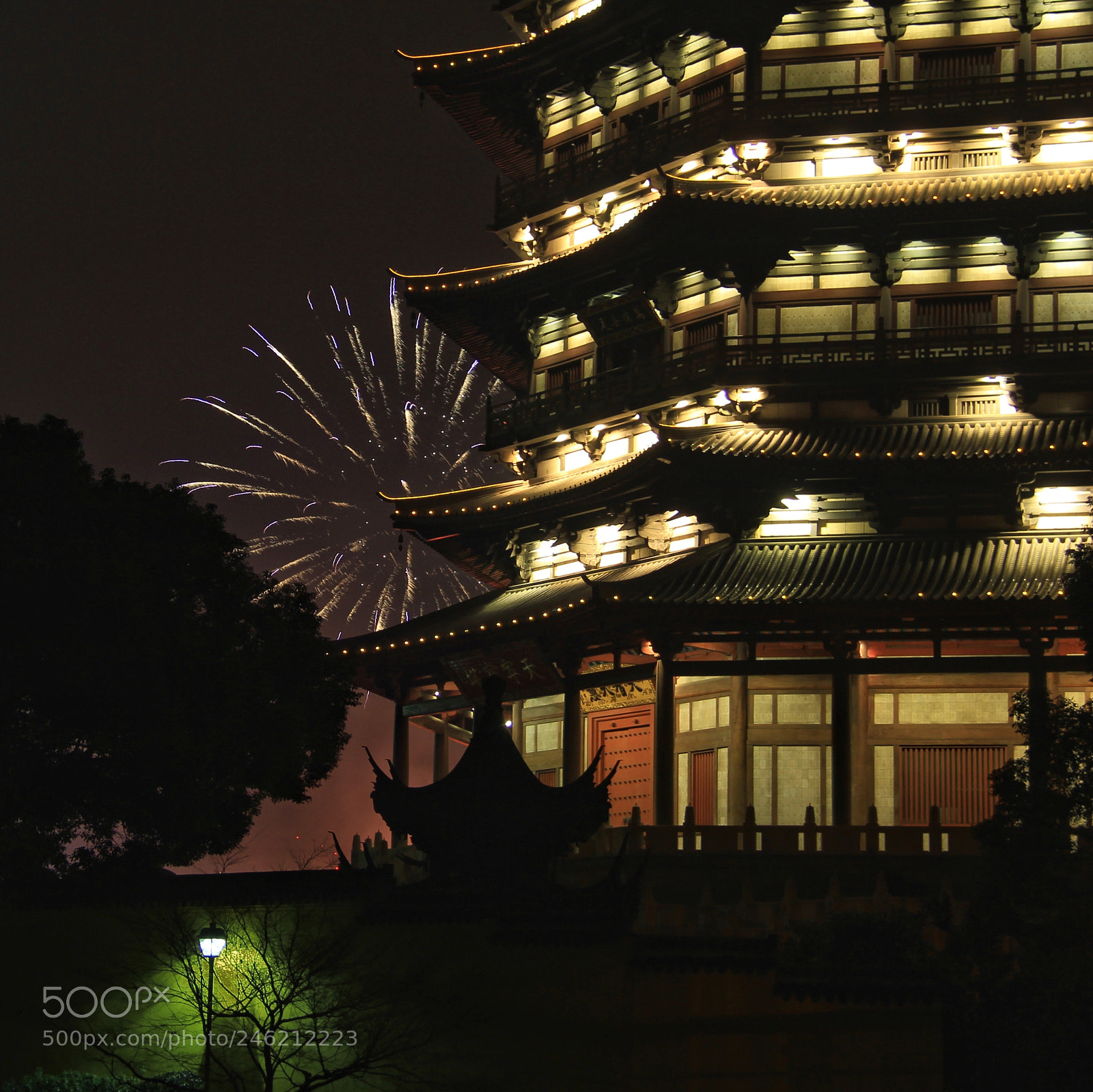 Canon EOS 60D sample photo. 新年烟火下的天宁寺 photography