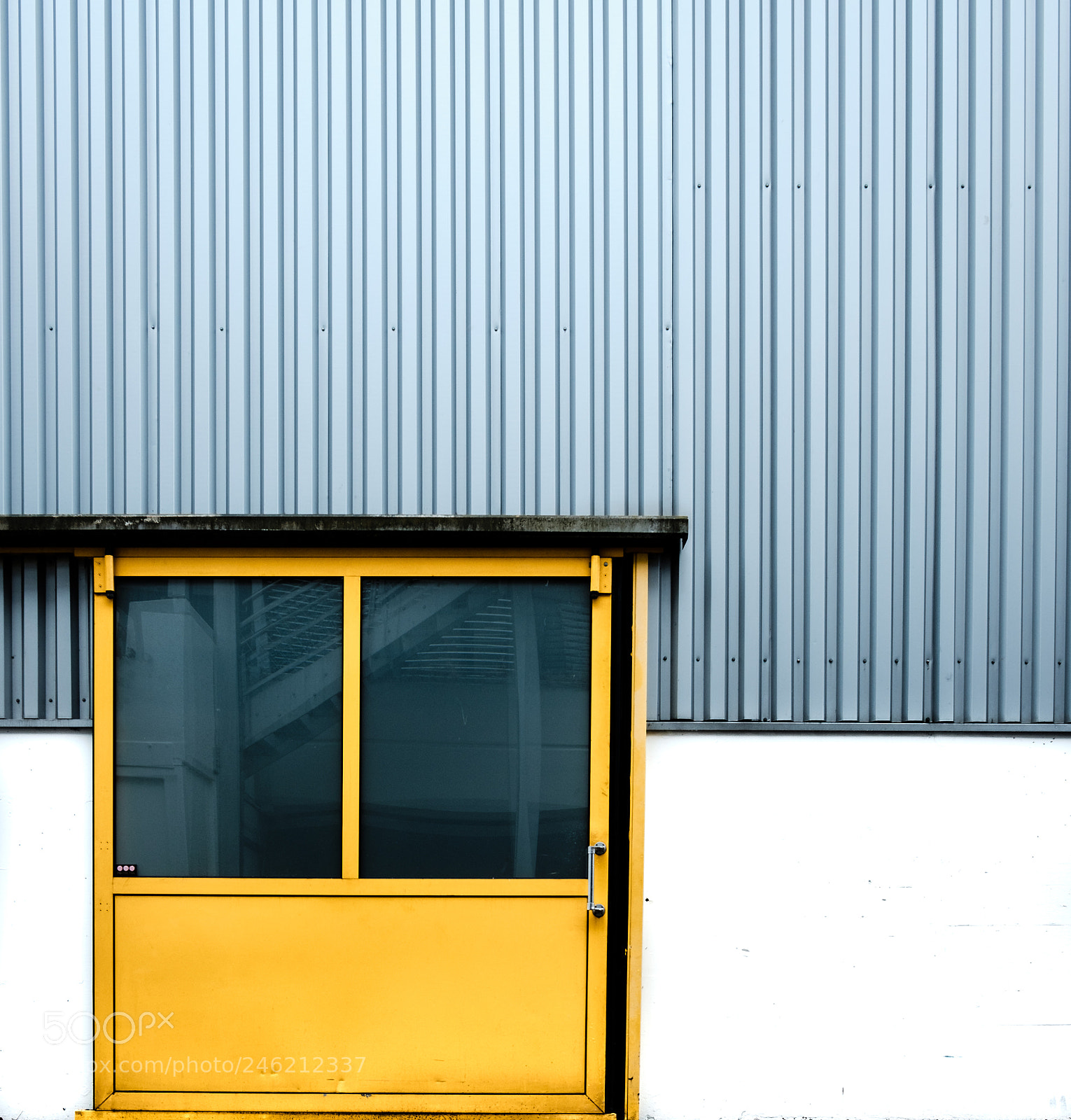 Fujifilm X-T2 sample photo. Yellow door photography