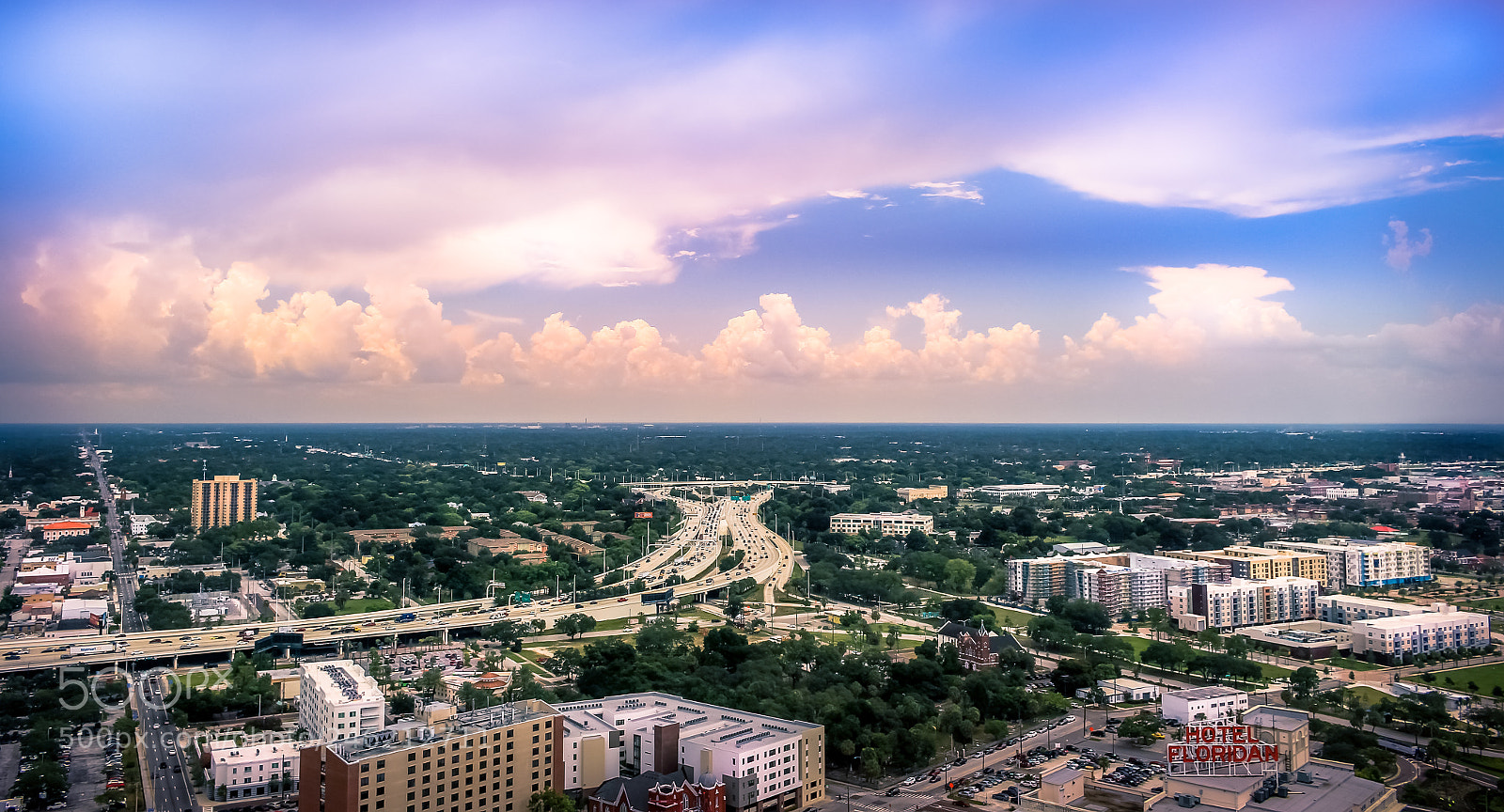 Canon EOS 700D (EOS Rebel T5i / EOS Kiss X7i) sample photo. Tampa sky before the photography