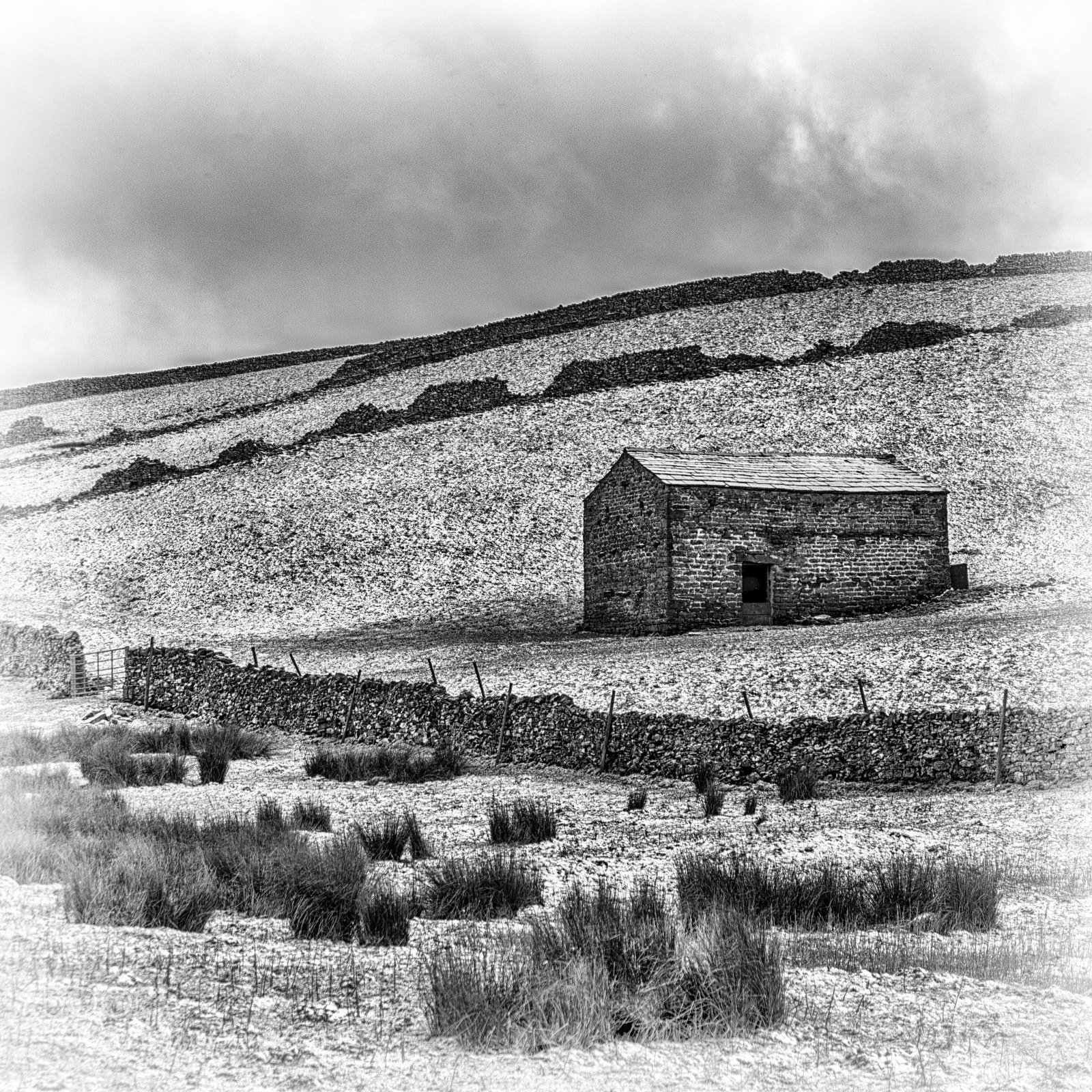 Pentax K-3 sample photo. Field barn photography