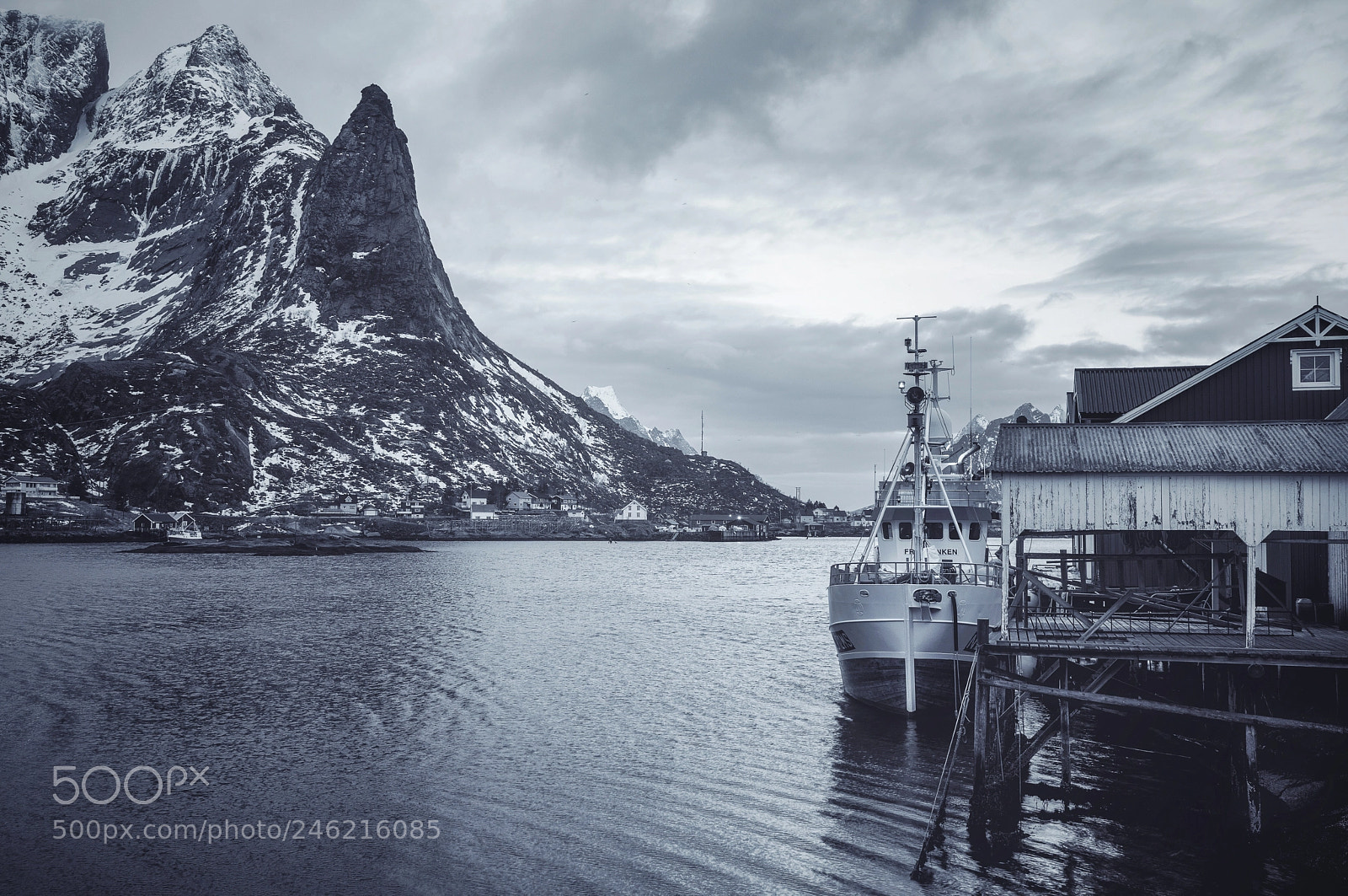 Sony a7R sample photo. The harbour photography