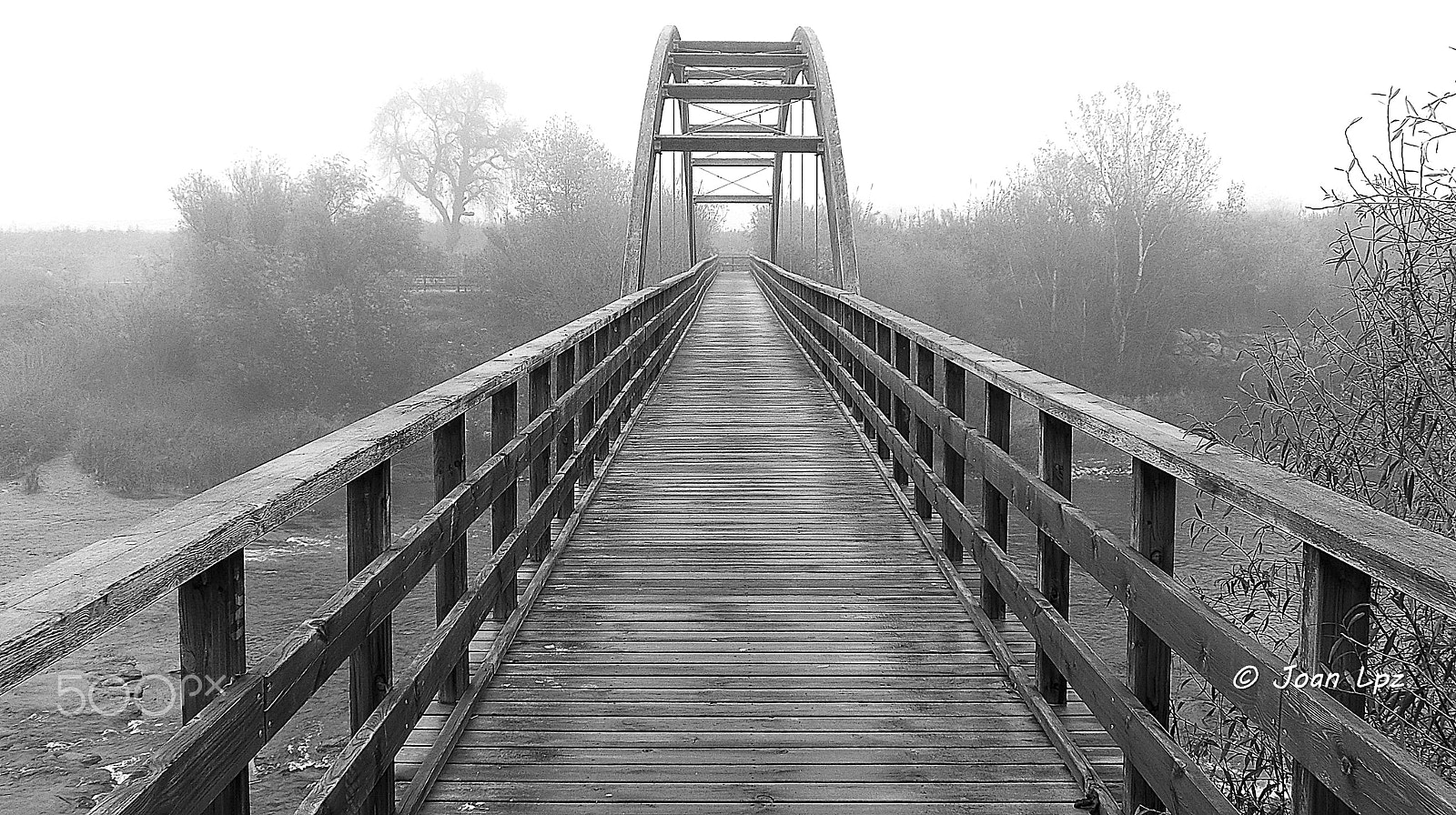 CASIO EX-ZR100 sample photo. Puente río segre photography