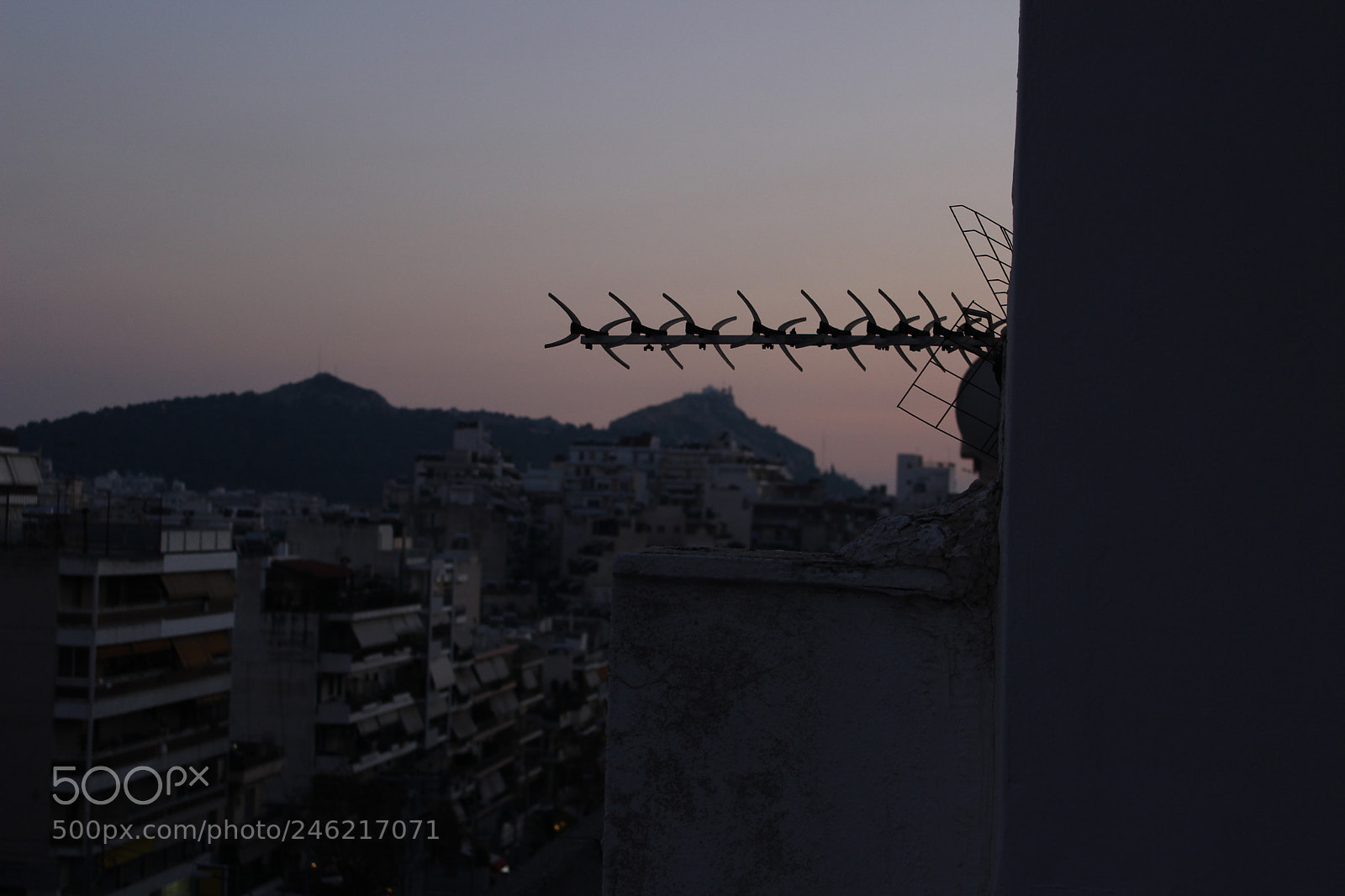 Canon EOS 600D (Rebel EOS T3i / EOS Kiss X5) sample photo. Transmission photography