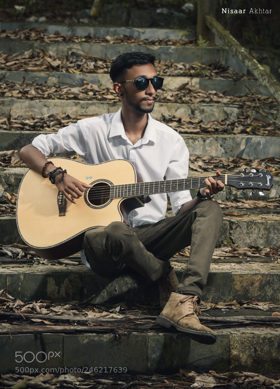 Canon EOS 100D (EOS Rebel SL1 / EOS Kiss X7) sample photo. Chetan dev: the guitarist photography