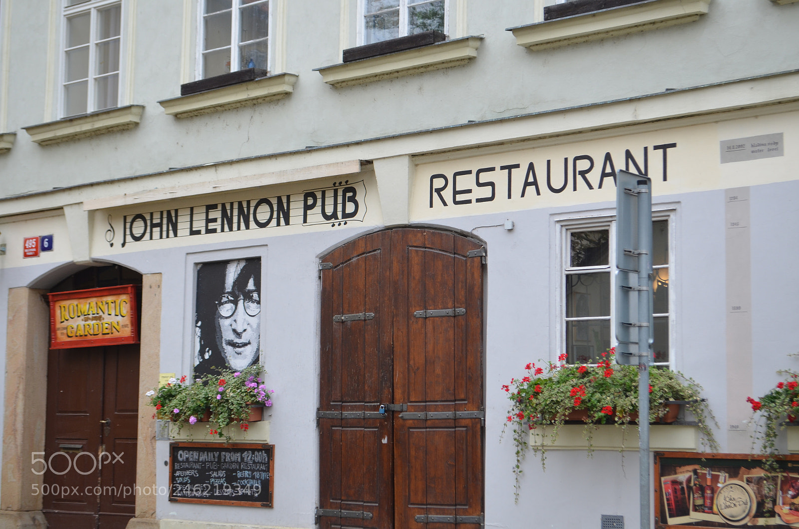 Nikon D5100 sample photo. John lennon pub photography