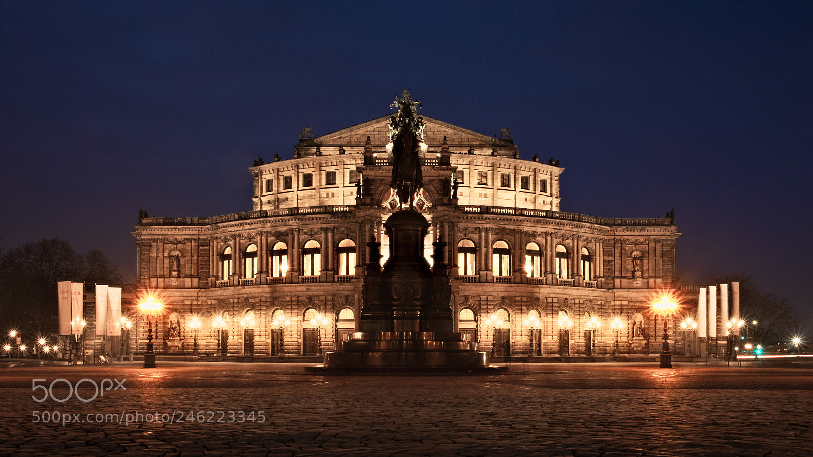 Fujifilm X-T1 sample photo. Semperoper in dresden photography