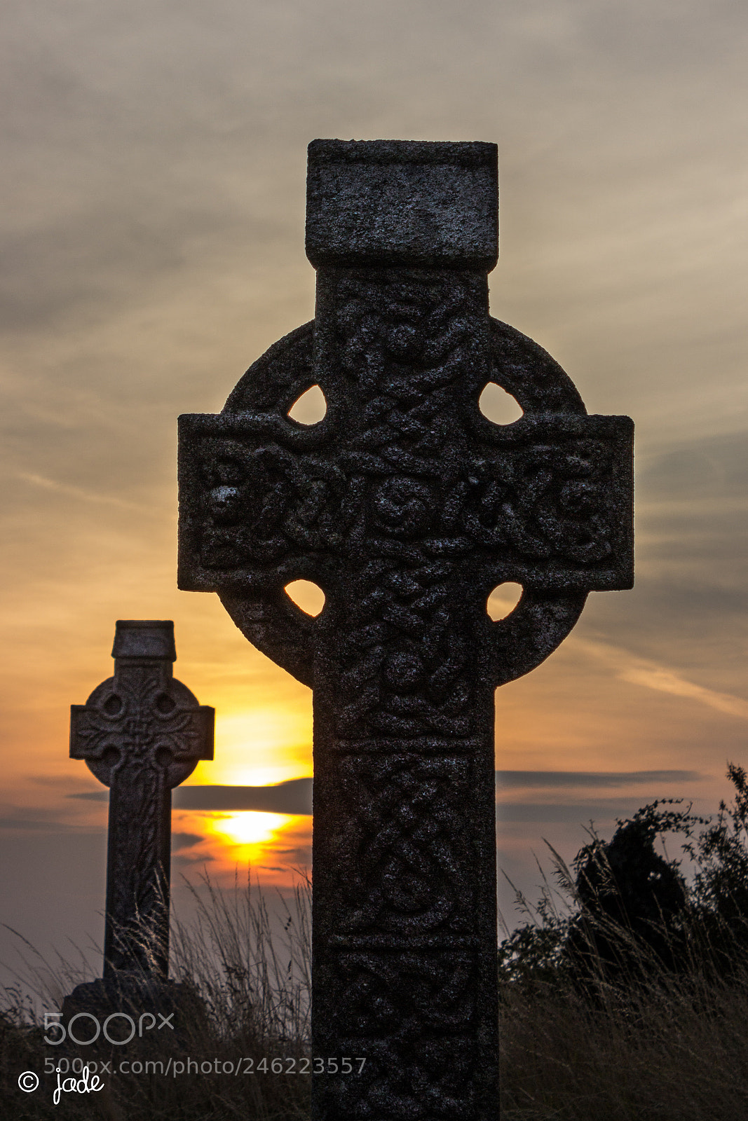 Canon EOS 600D (Rebel EOS T3i / EOS Kiss X5) sample photo. Celtic crosses photography