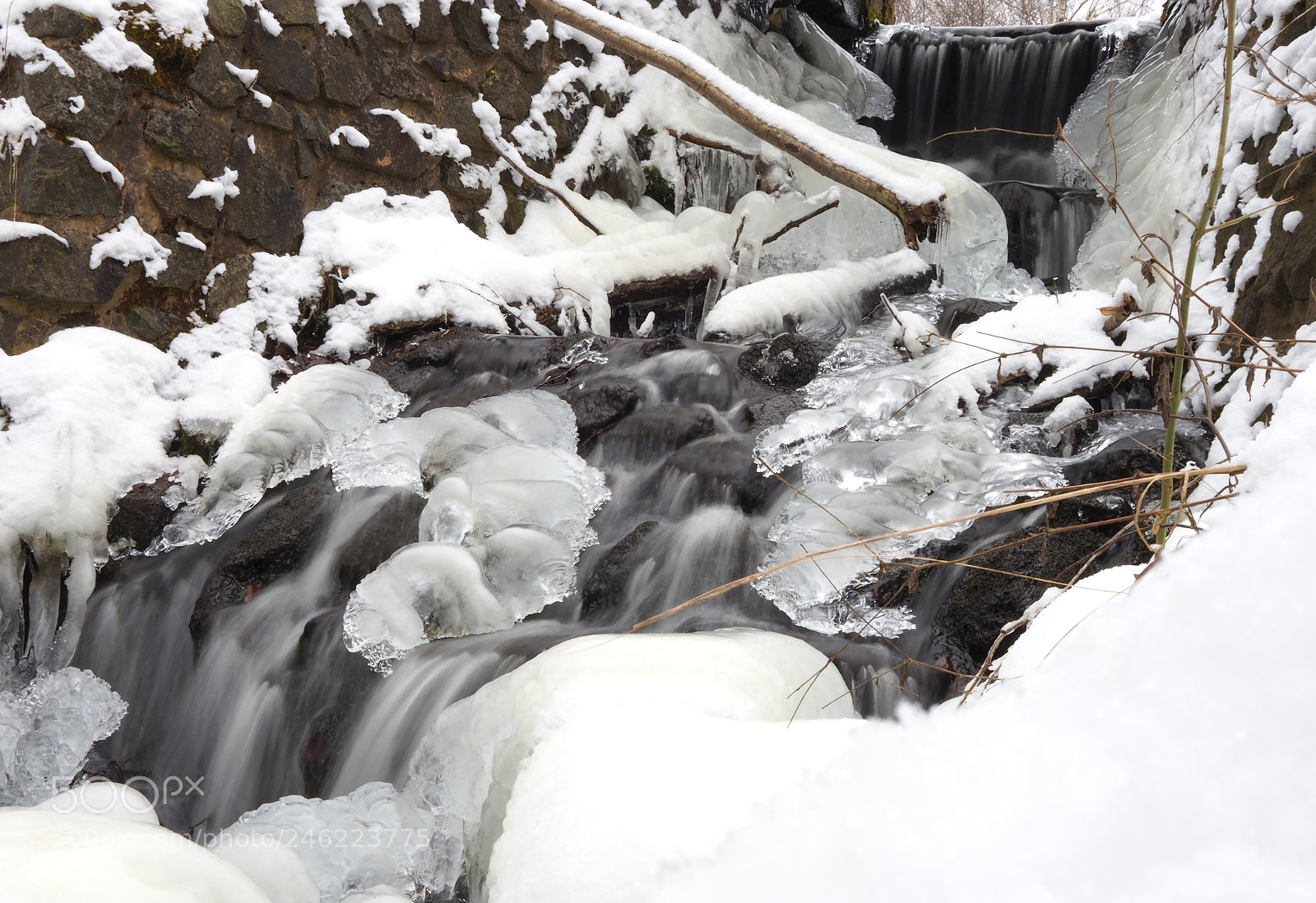 Olympus OM-D E-M10 sample photo. Water & ice photography
