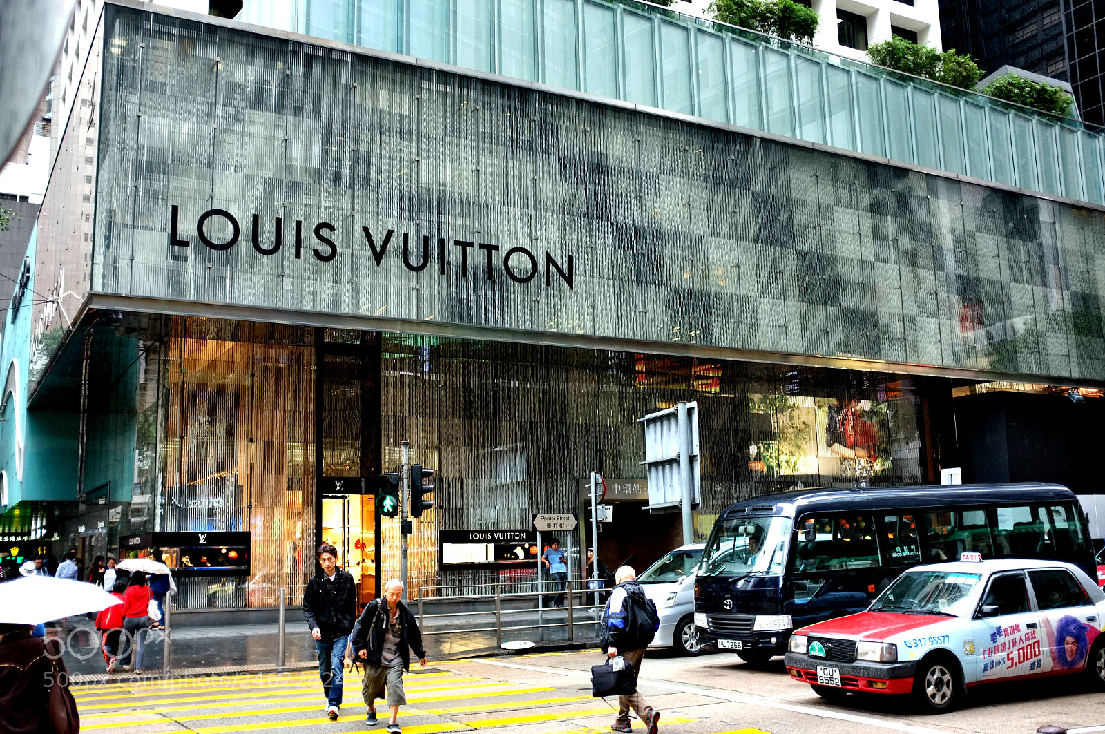 Fujifilm FinePix X100 sample photo. Louis vuitton hong kong photography