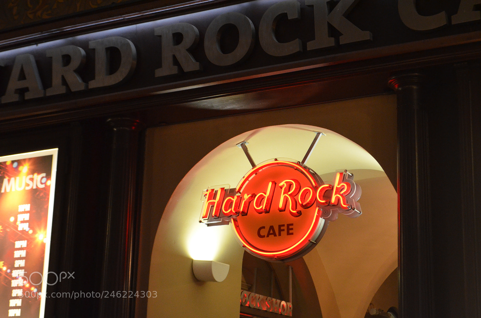 Nikon D5100 sample photo. Hard rock cafe. photography