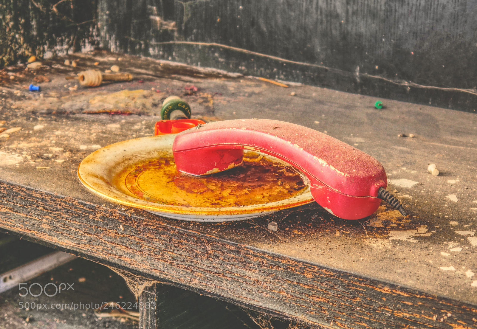 Panasonic DMC-G70 sample photo. Abandoned red telephone photography