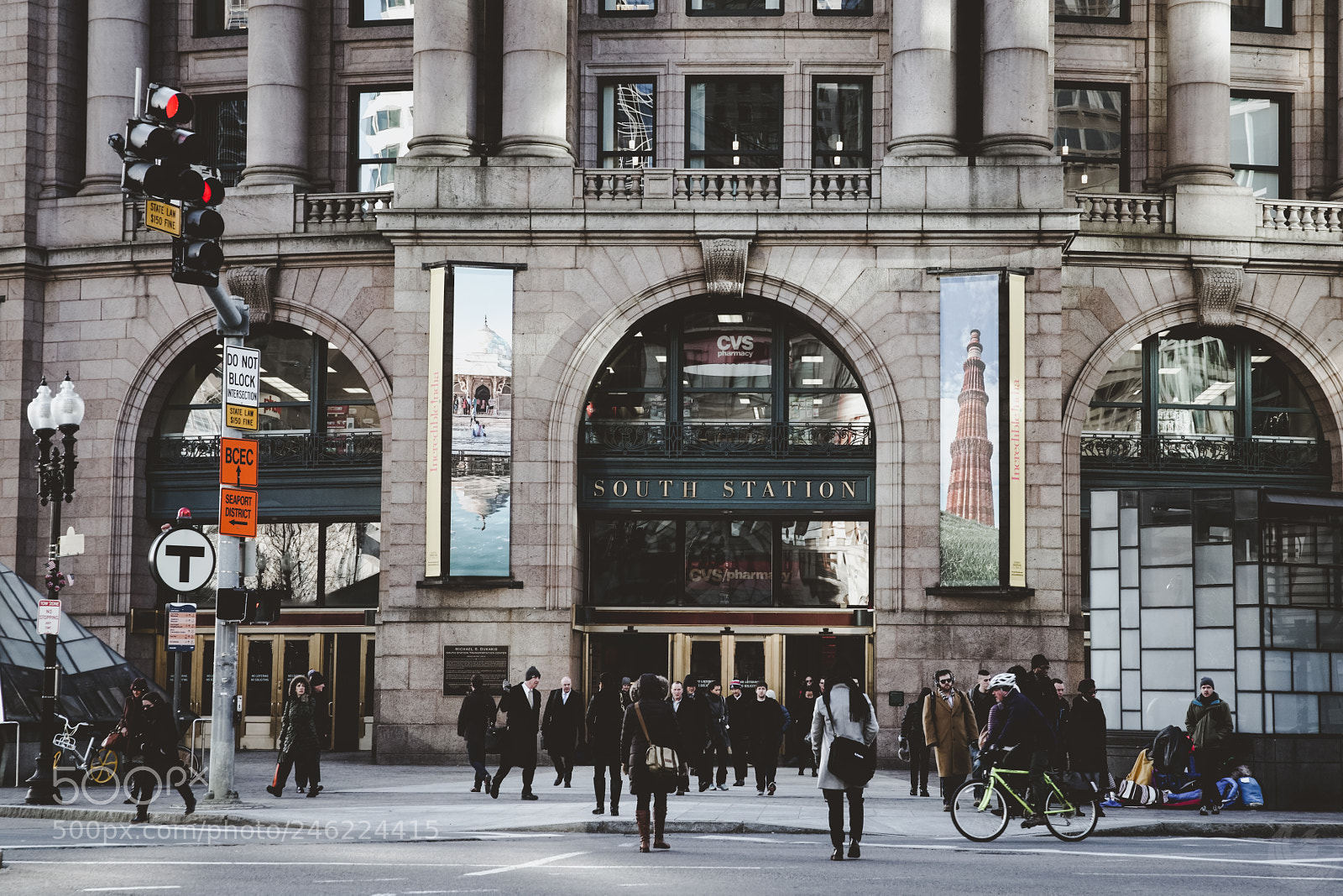 Sony a7R II sample photo. South station morning traffic photography