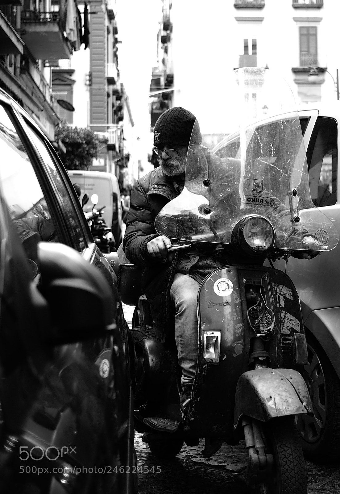 Olympus OM-D E-M5 sample photo. Naples street photography