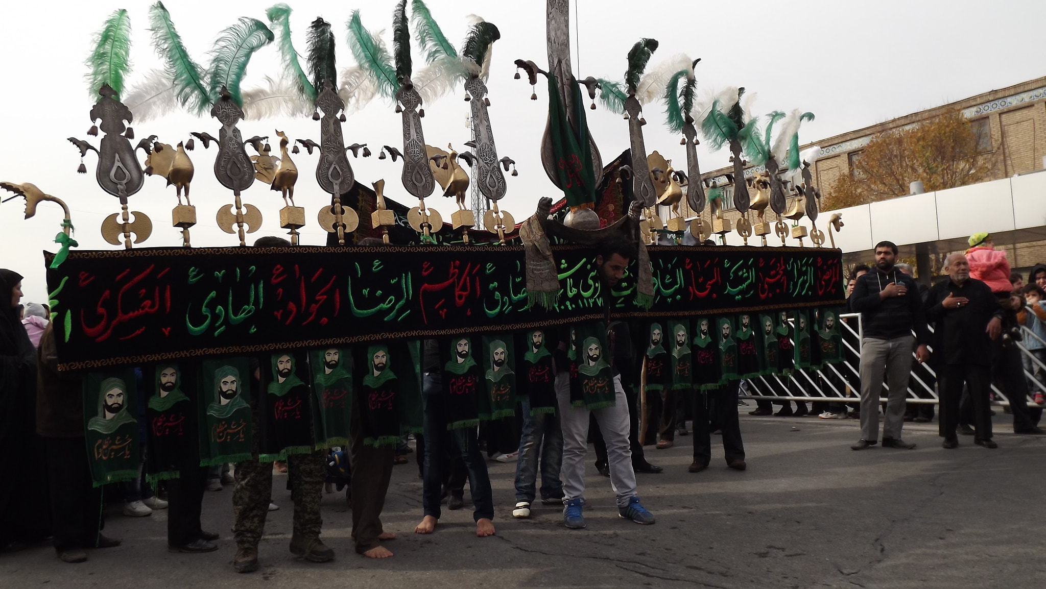 FujiFilm FinePix S3200 (FinePix S3250) sample photo. Ashora mourners in iran photography