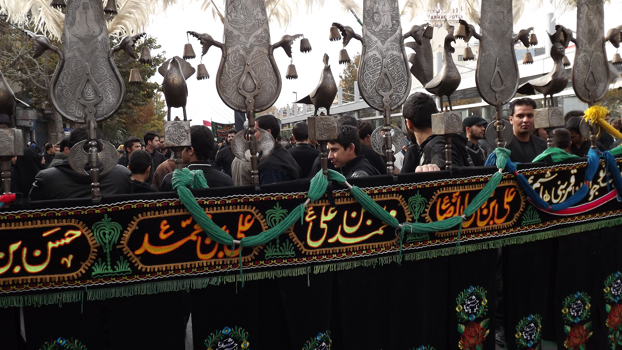 FujiFilm FinePix S3200 (FinePix S3250) sample photo. Ashora mourners in iran photography