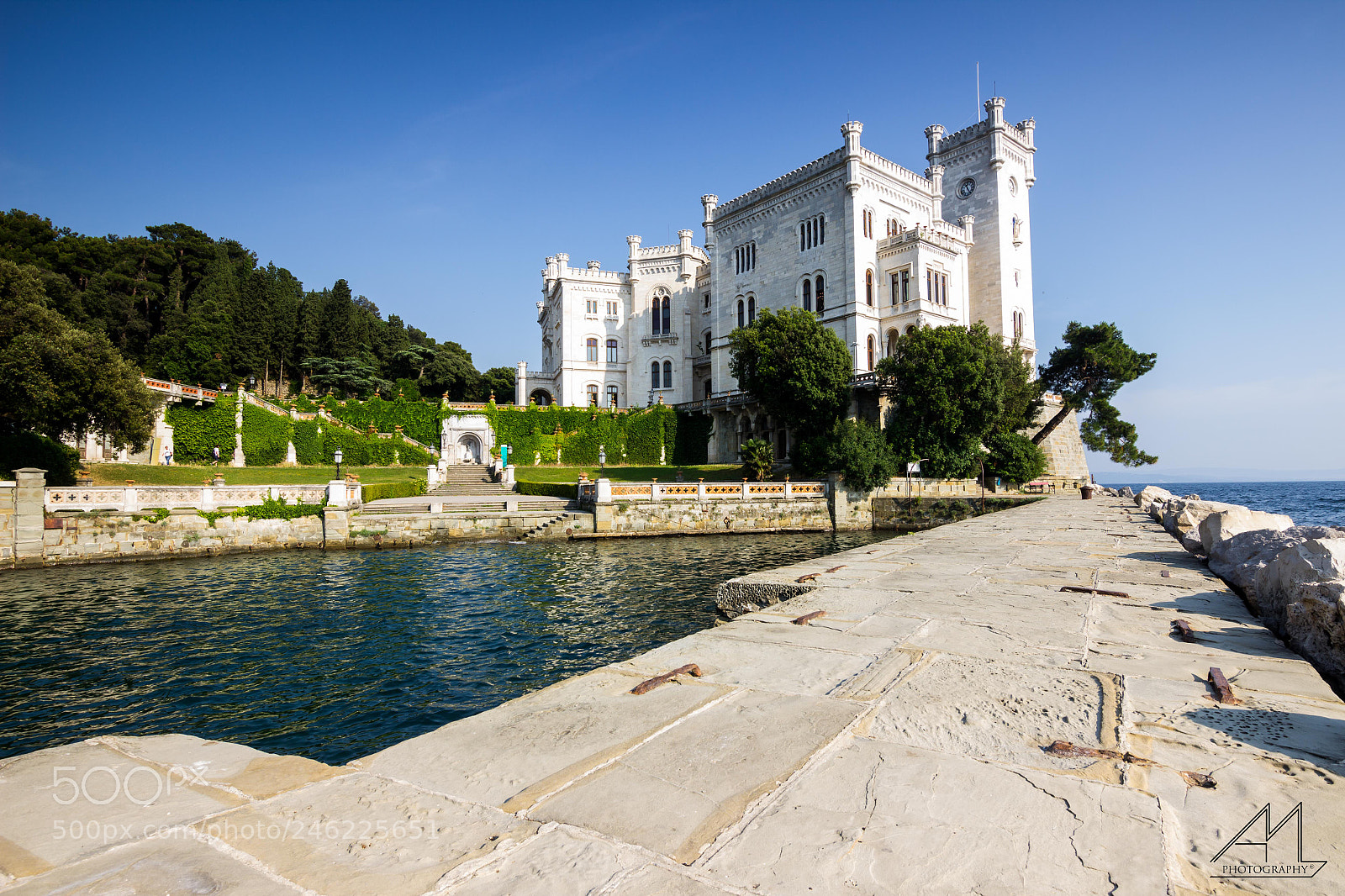 Canon EOS 600D (Rebel EOS T3i / EOS Kiss X5) sample photo. Castle of miramare photography