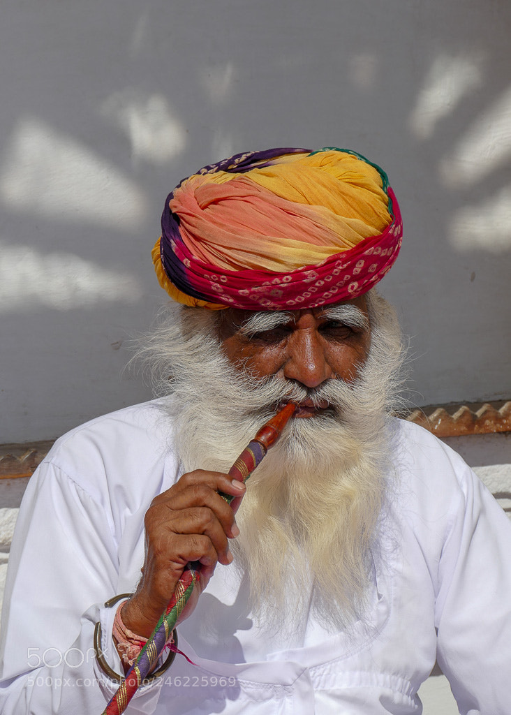 Panasonic Lumix DMC-FZ1000 sample photo. Bright turban photography