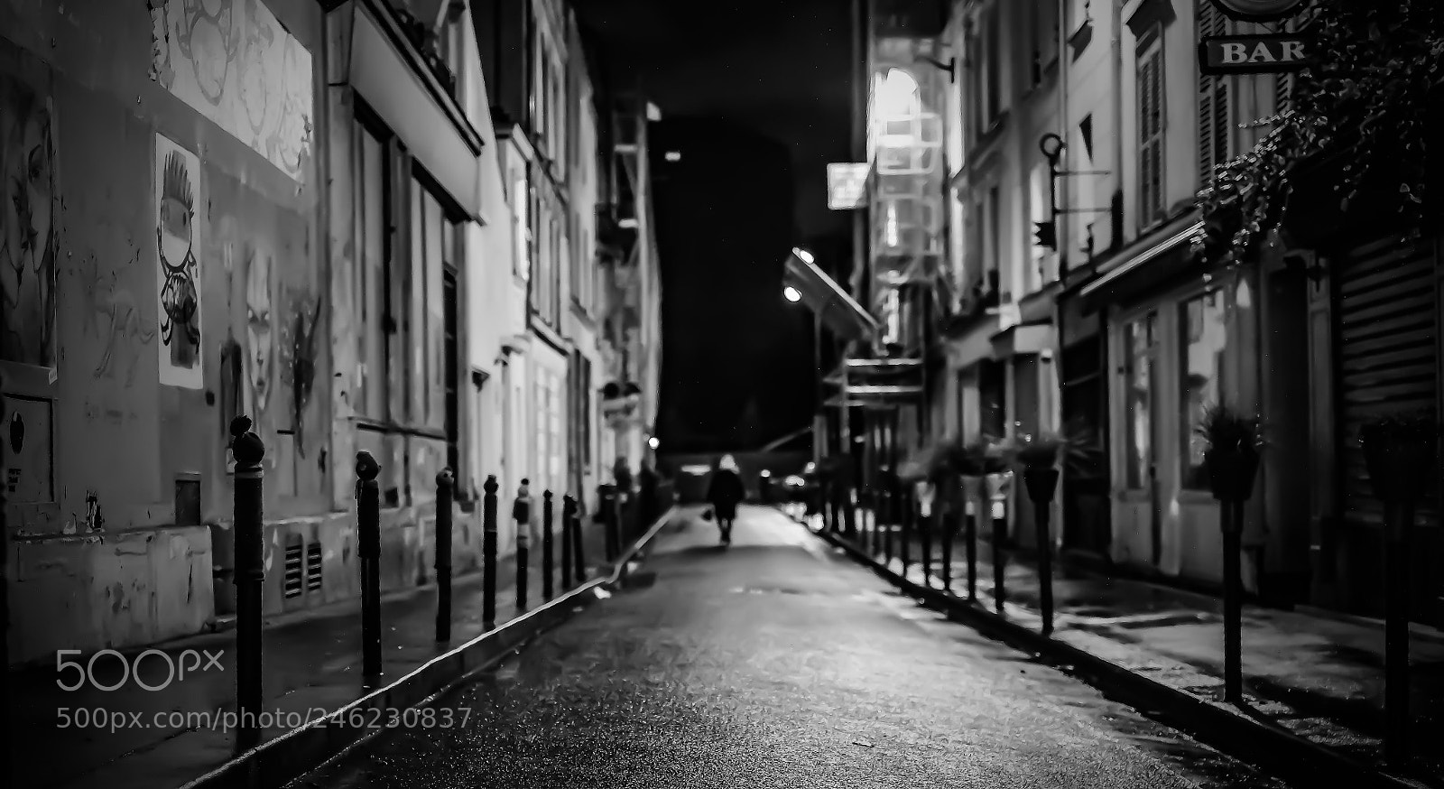 Fujifilm X-Pro1 sample photo. Street montmartre. photography