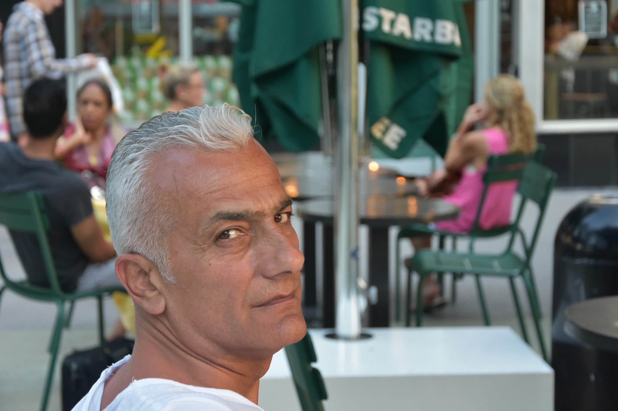 Nikon D7200 sample photo. Miami starbucks... photography