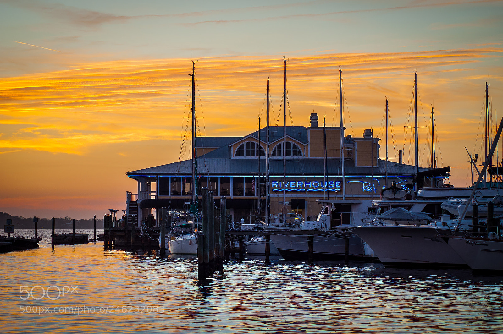 Nikon D5000 sample photo. River house restaurant at photography