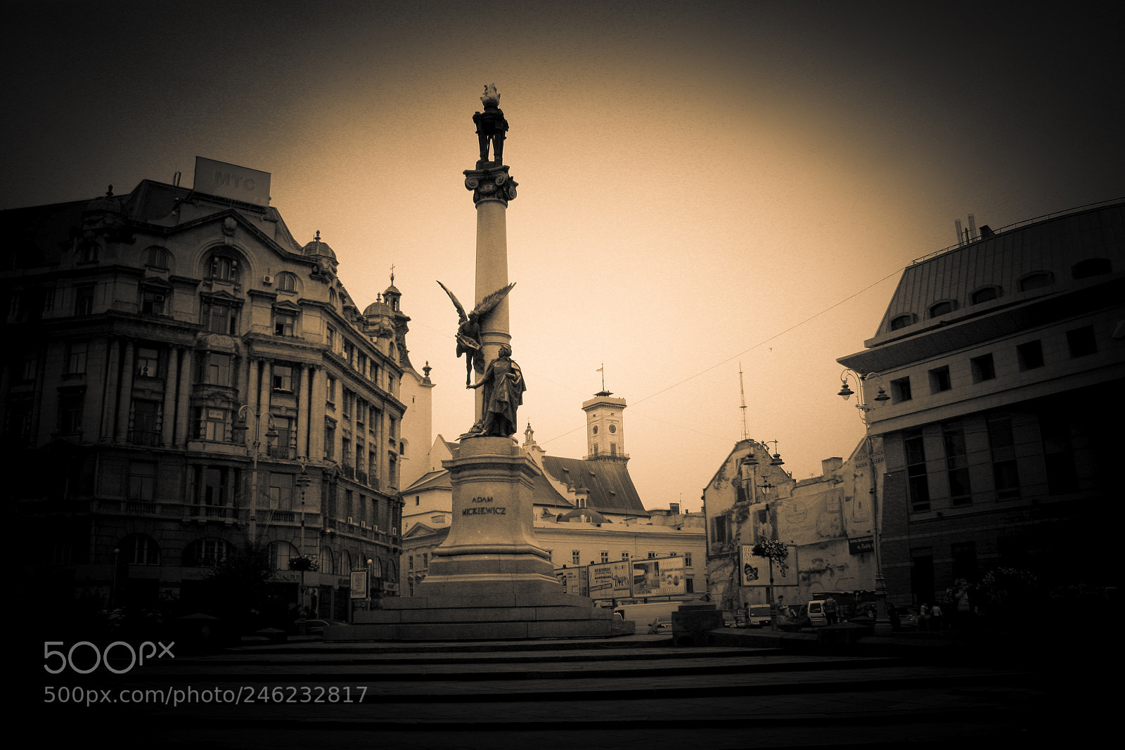 Canon EOS 450D (EOS Rebel XSi / EOS Kiss X2) sample photo. Lviv monument to adam photography