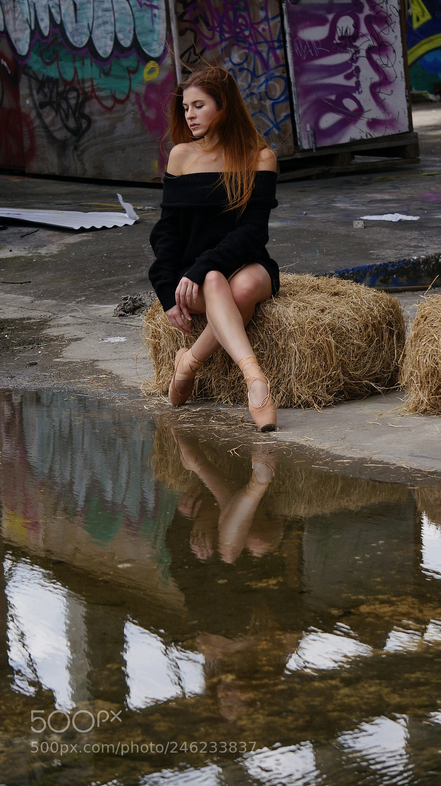 Sony Alpha NEX-6 sample photo. Ballerina on graffiti photography