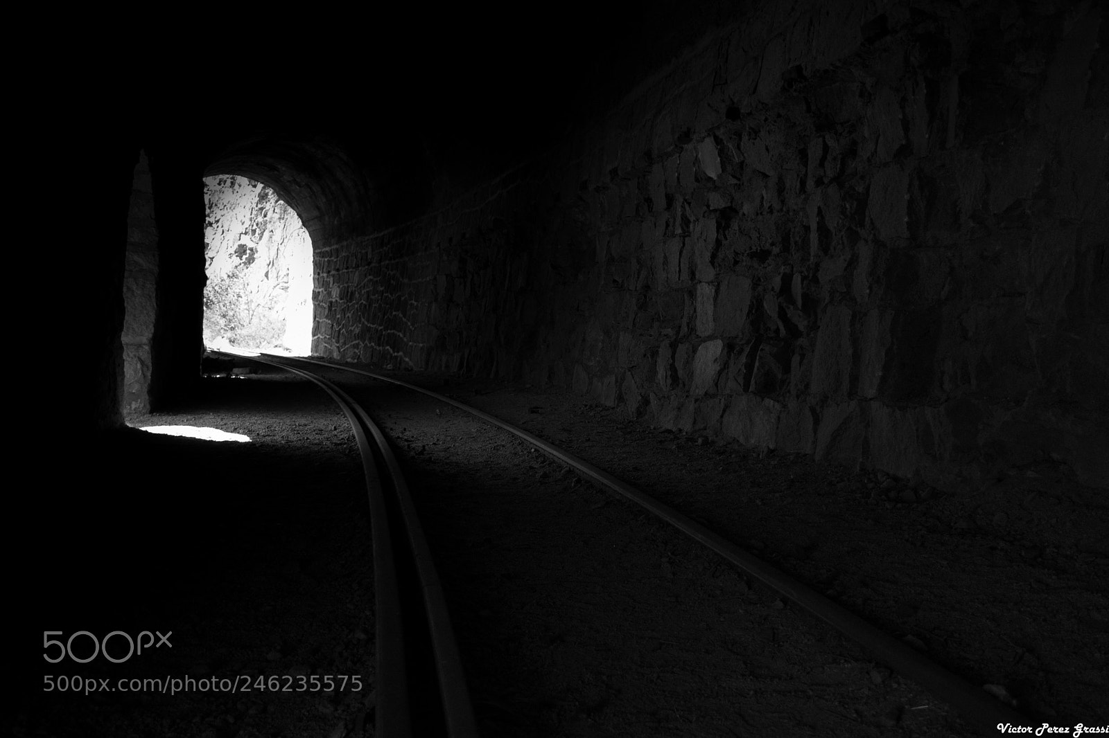 Nikon D7200 sample photo. Railway tunnel photography