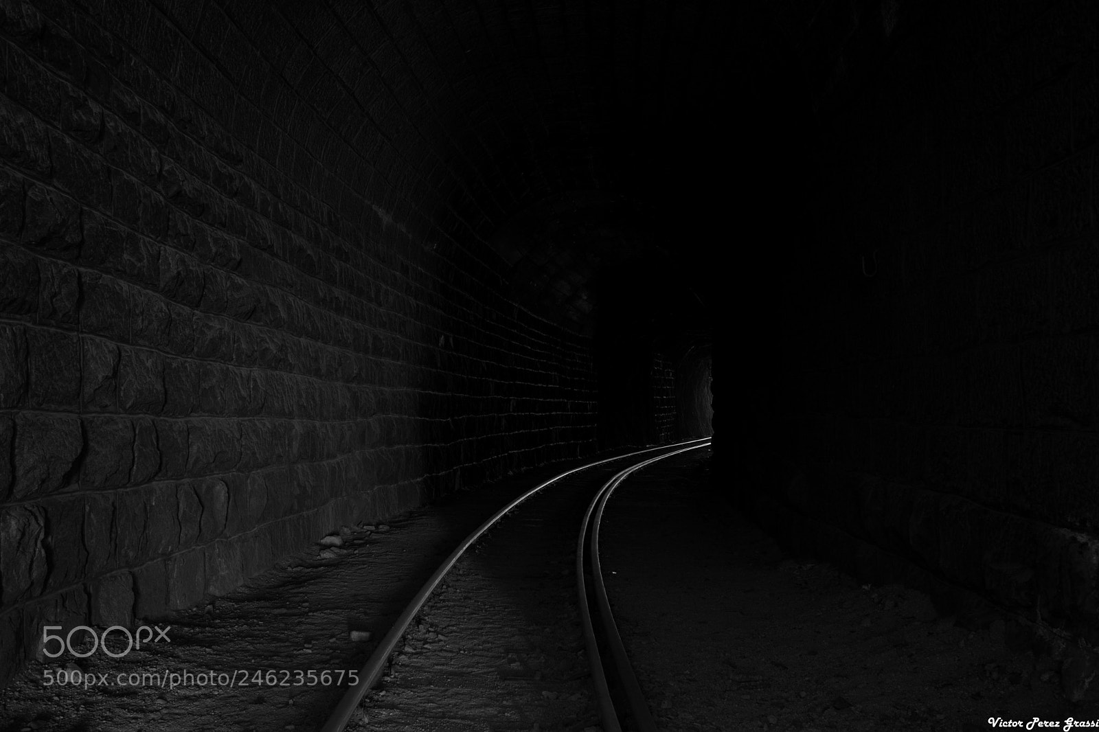 Nikon D7200 sample photo. Railway tunnel photography