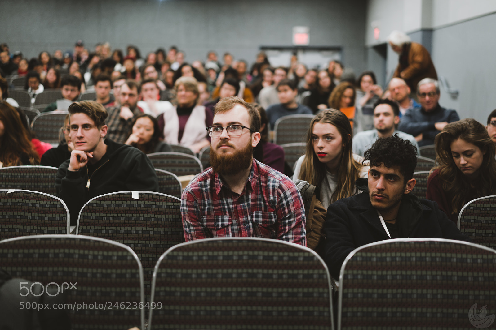 Sony a7R II sample photo. An attentive crowd photography