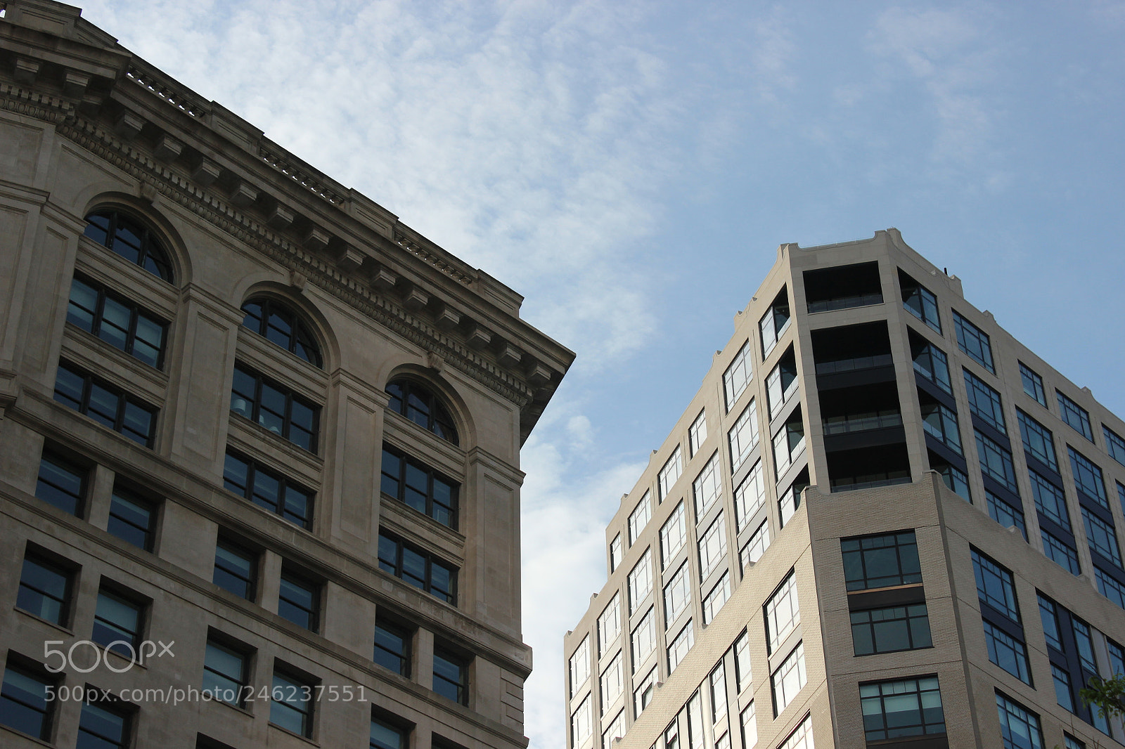 Canon EOS 600D (Rebel EOS T3i / EOS Kiss X5) sample photo. Constuctions and sky photography