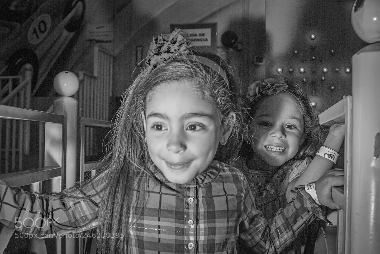 Nikon D80 sample photo. Game wolrd photography