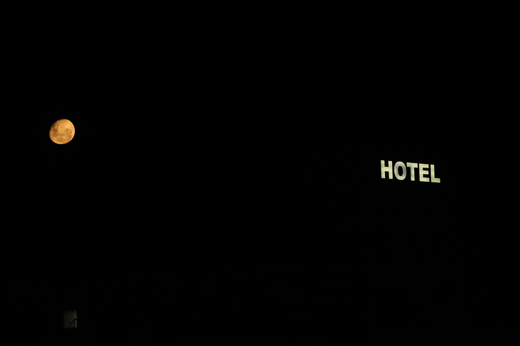 Canon EF 75-300mm f/4-5.6 USM sample photo. Untitled night photography
