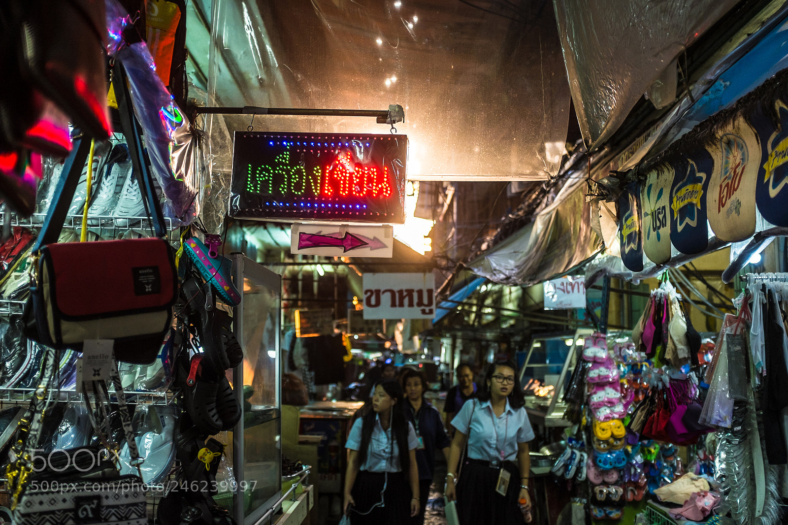 Fujifilm X100S sample photo. Covered market, suan phlu photography