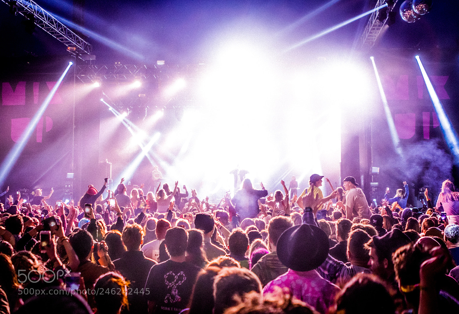 Canon EOS 7D Mark II sample photo. Crowd photography