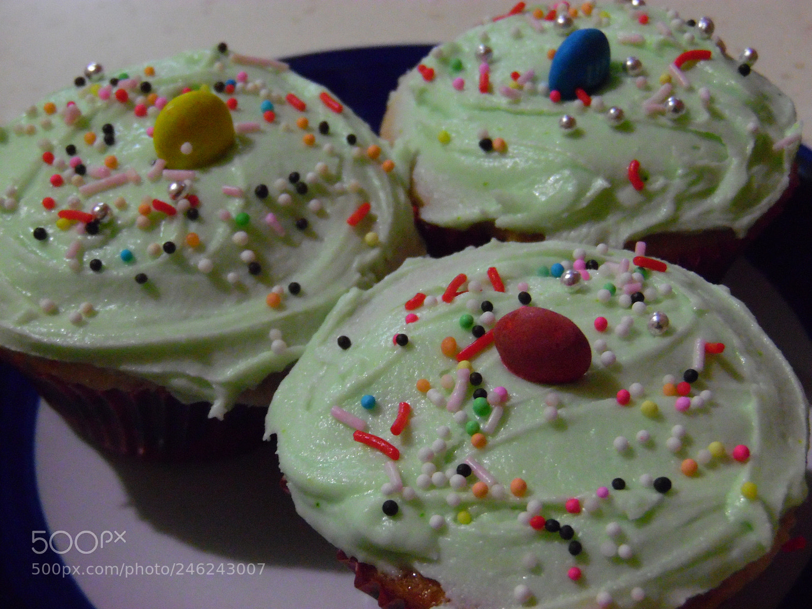 Samsung WB1100F/WB1101F/WB1102F sample photo. Cake photography