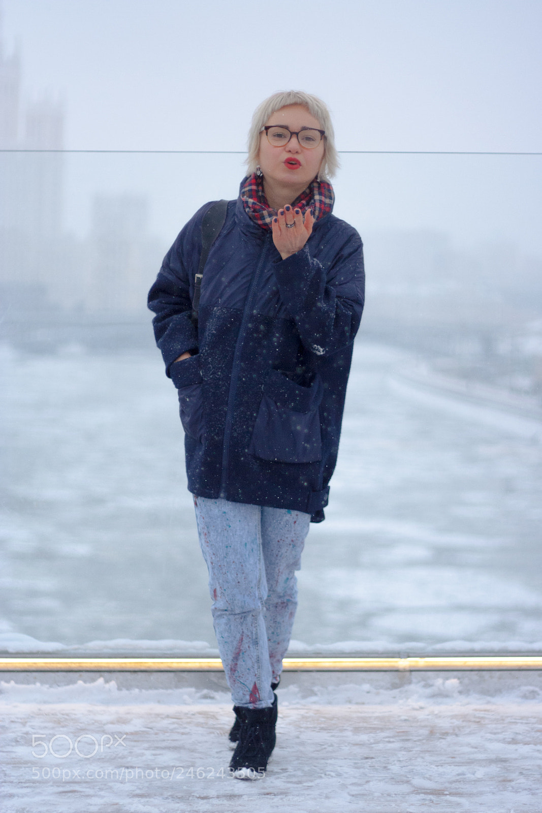 Canon EOS 350D (EOS Digital Rebel XT / EOS Kiss Digital N) sample photo. Snow over moscow photography