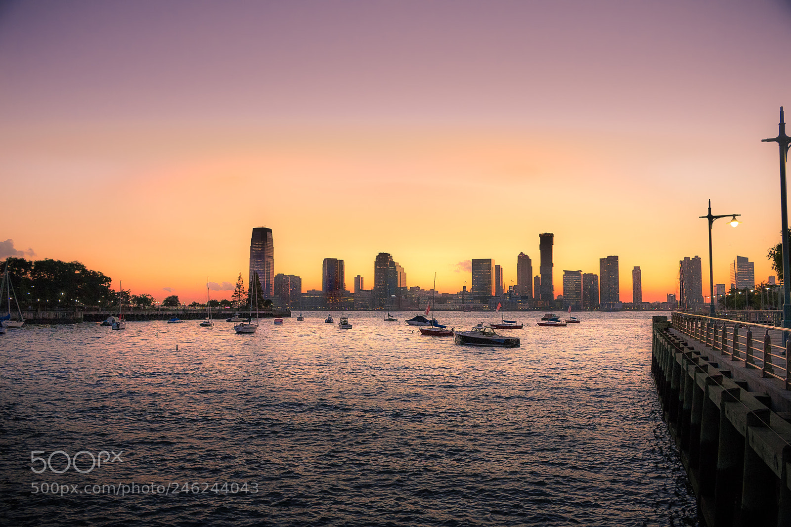 Canon EOS 750D (EOS Rebel T6i / EOS Kiss X8i) sample photo. Hudson river from the photography