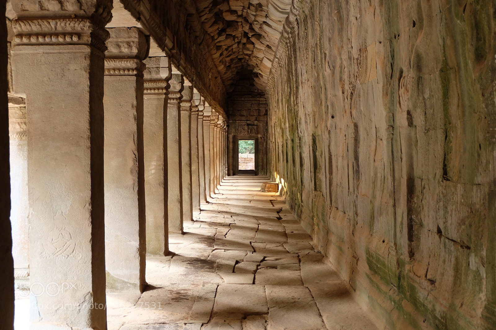 Fujifilm X-T10 sample photo. Cloister photography