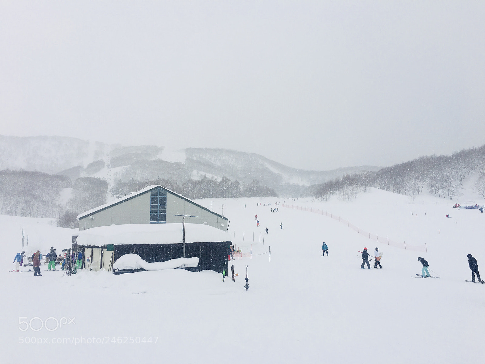 Apple iPhone 6s Plus sample photo. Hanazono snowing scene photography
