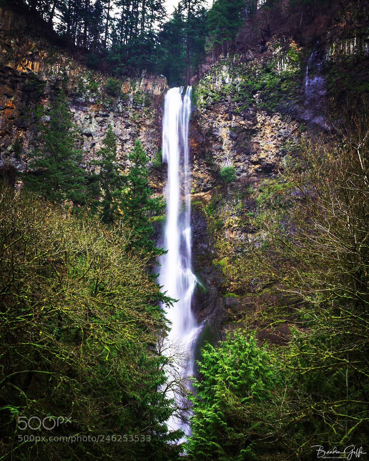Canon EOS 1200D (EOS Rebel T5 / EOS Kiss X70 / EOS Hi) sample photo. Multnomah falls. photography