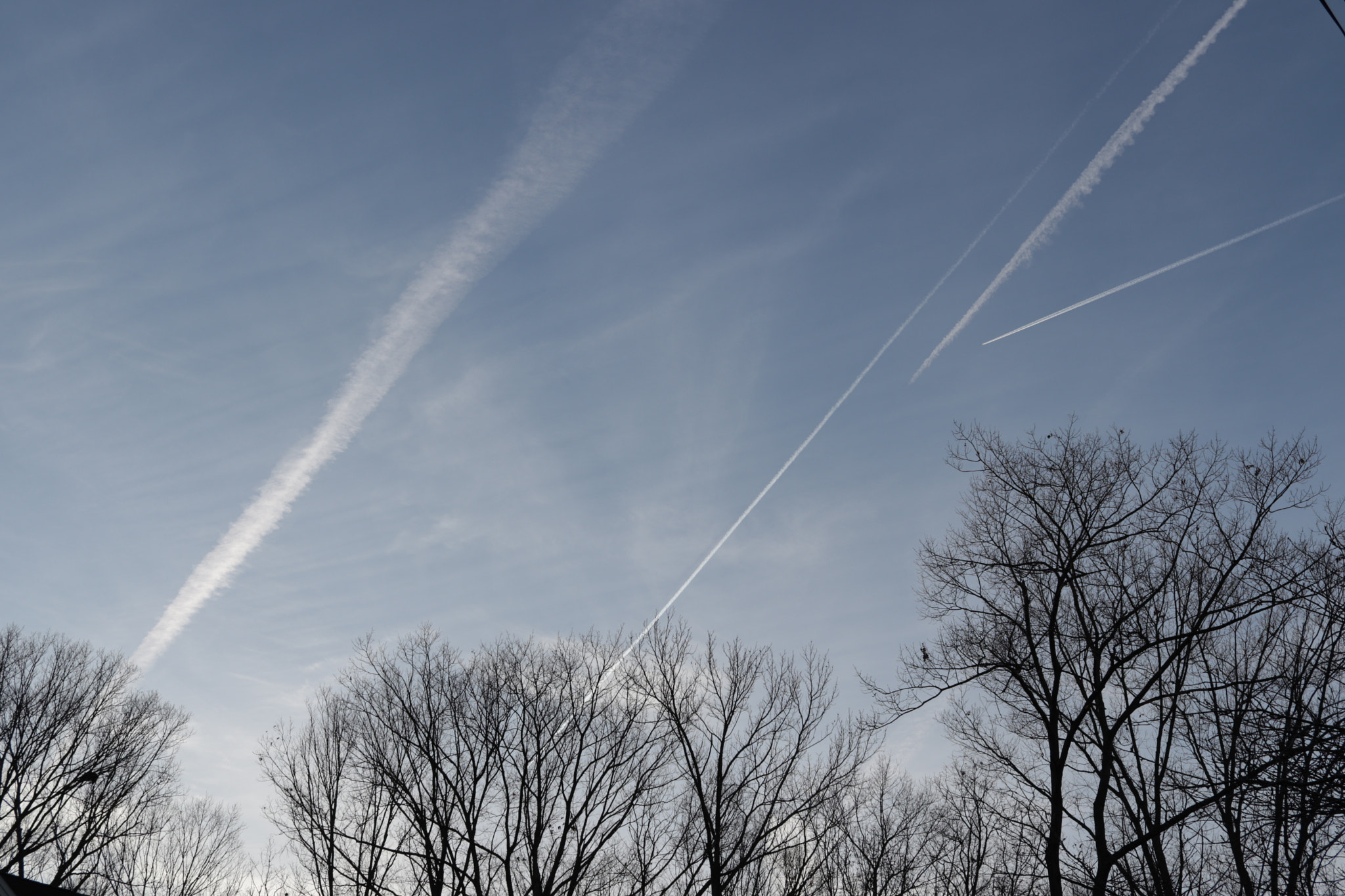 Canon EOS 200D (EOS Rebel SL2 / EOS Kiss X9) sample photo. Planes in the sky photography
