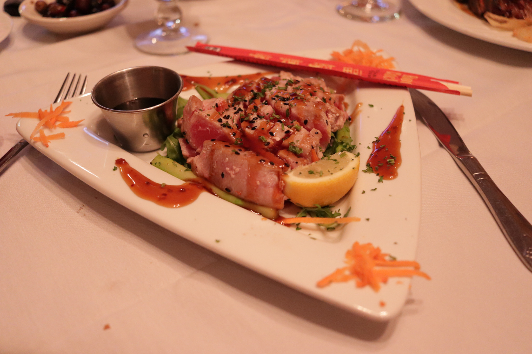 Canon EOS 200D (EOS Rebel SL2 / EOS Kiss X9) sample photo. Tuna dish photography