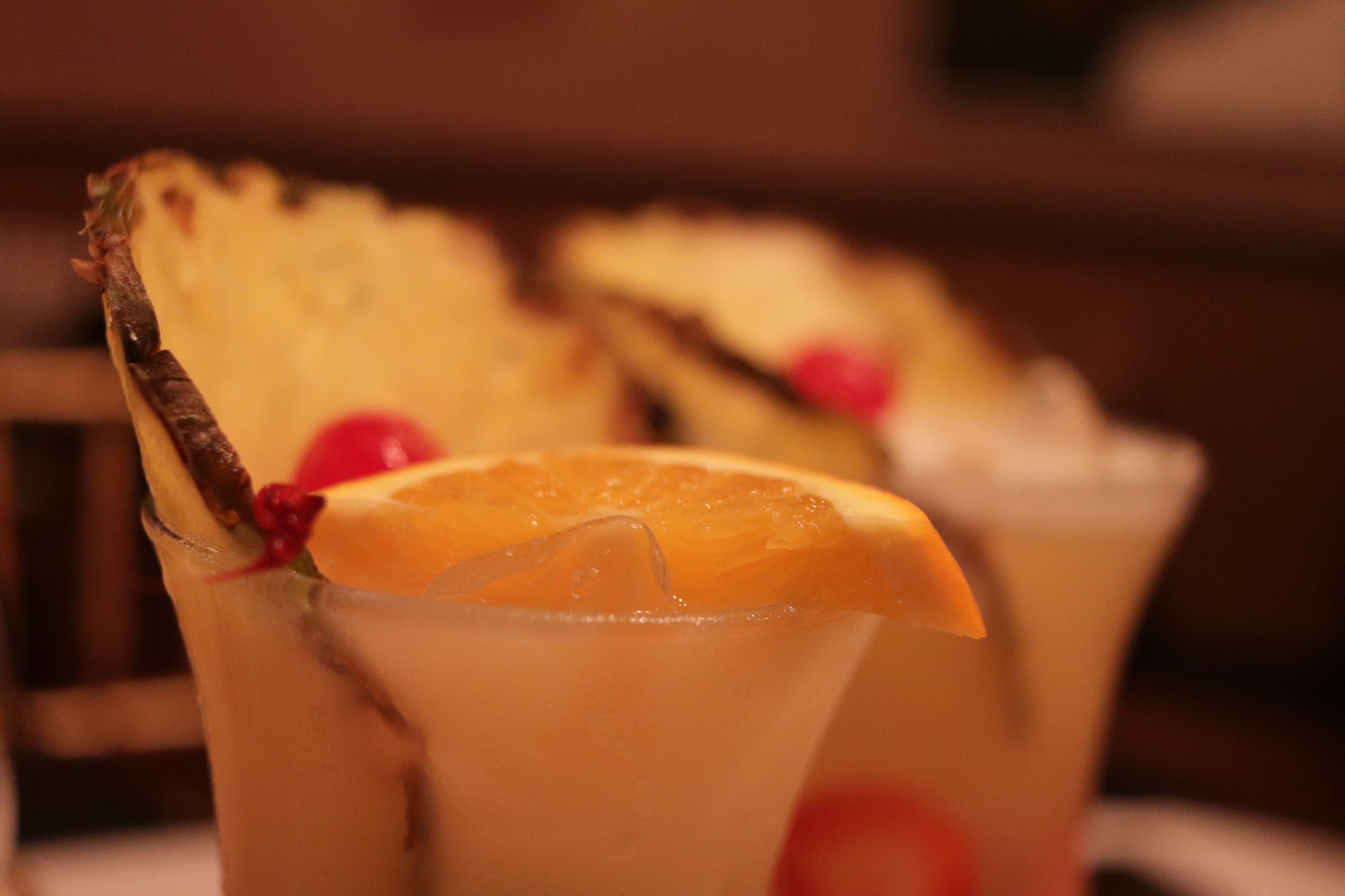Canon EOS 200D (EOS Rebel SL2 / EOS Kiss X9) sample photo. Fruity cocktail photography