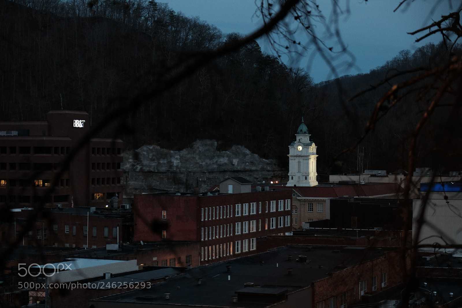 Fujifilm X-E2S sample photo. Sleepy mountain town photography