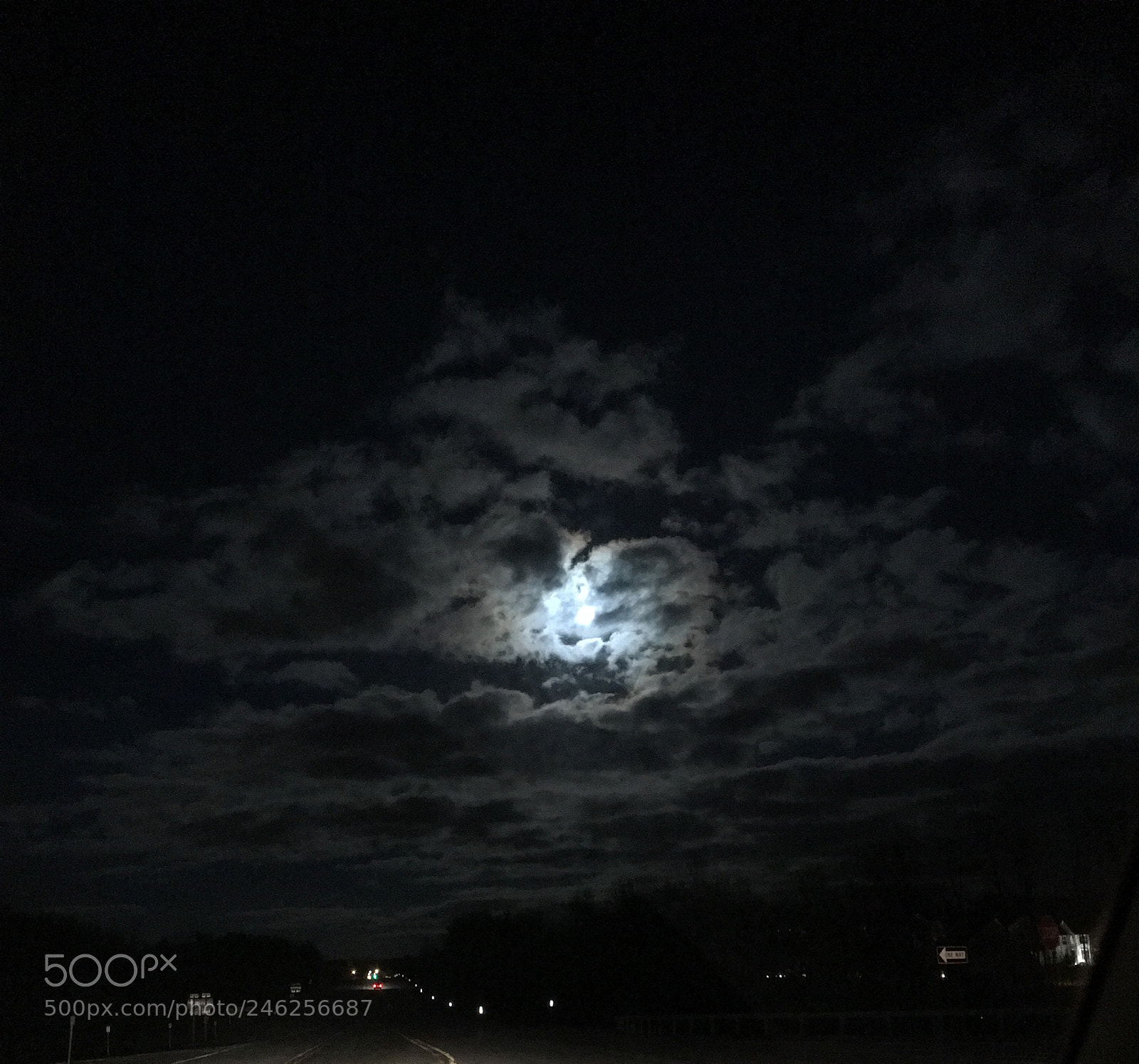 Apple iPhone 6s Plus sample photo. Eerie clouds covering the photography