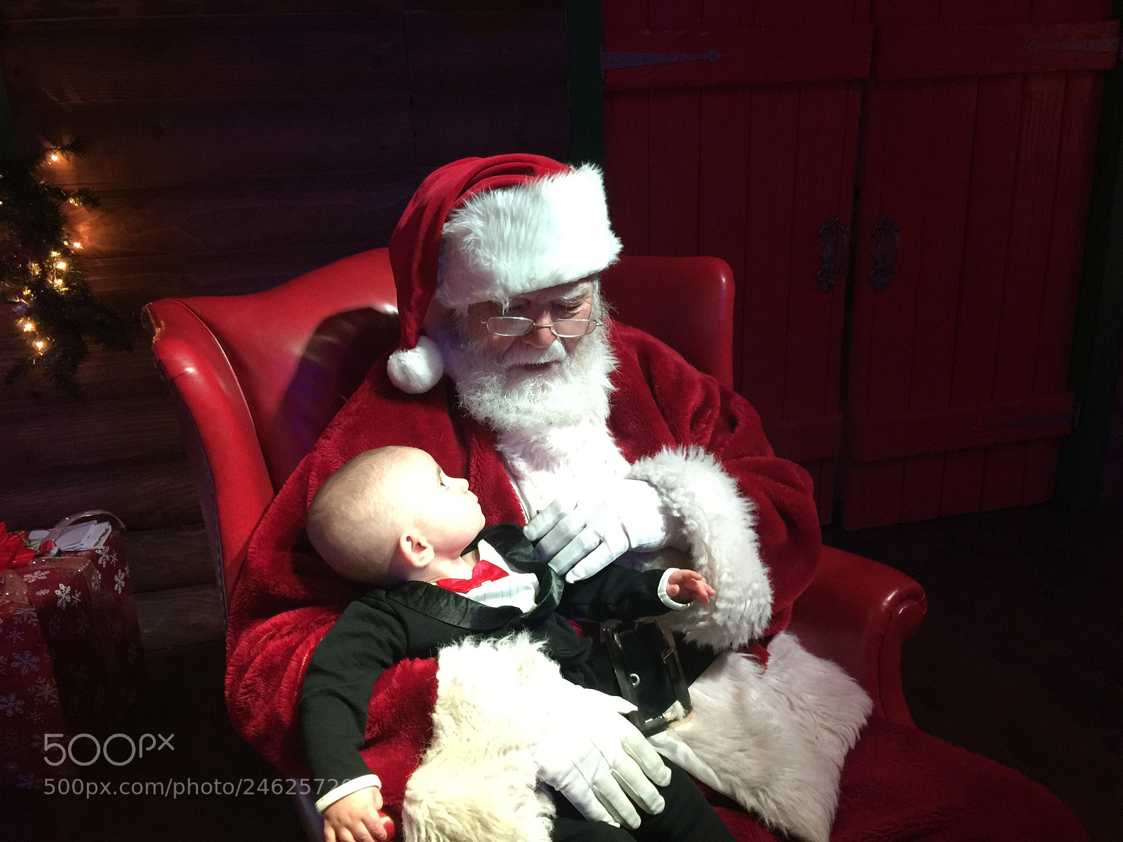 Apple iPhone 6 Plus sample photo. Baby is santa s photography