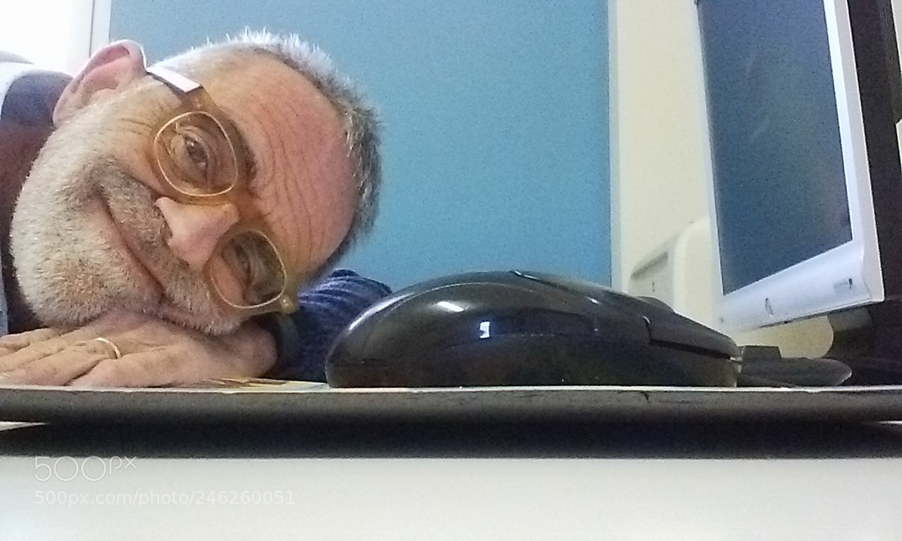 LG Nexus 5 sample photo. Sleeping at work photography