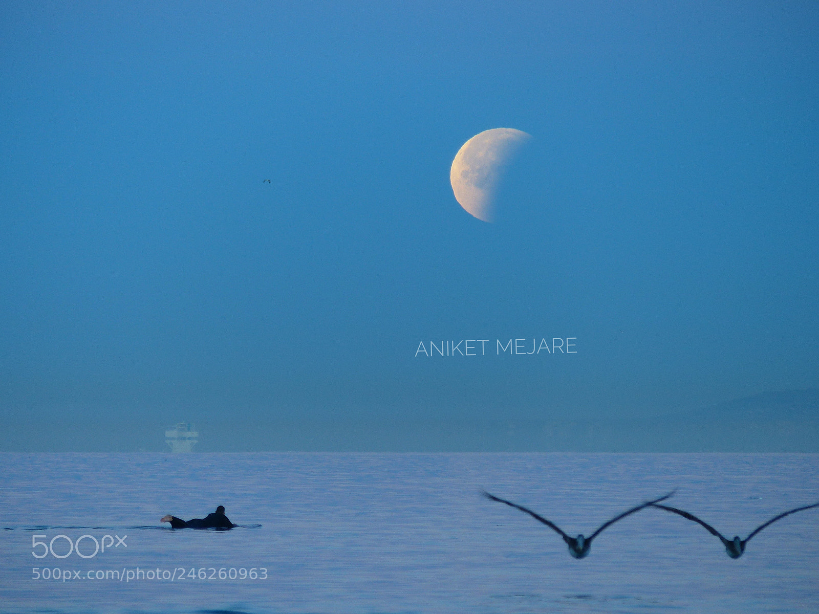 Panasonic Lumix DMC-FZ200 sample photo. Witnessing supermoon at dawn photography