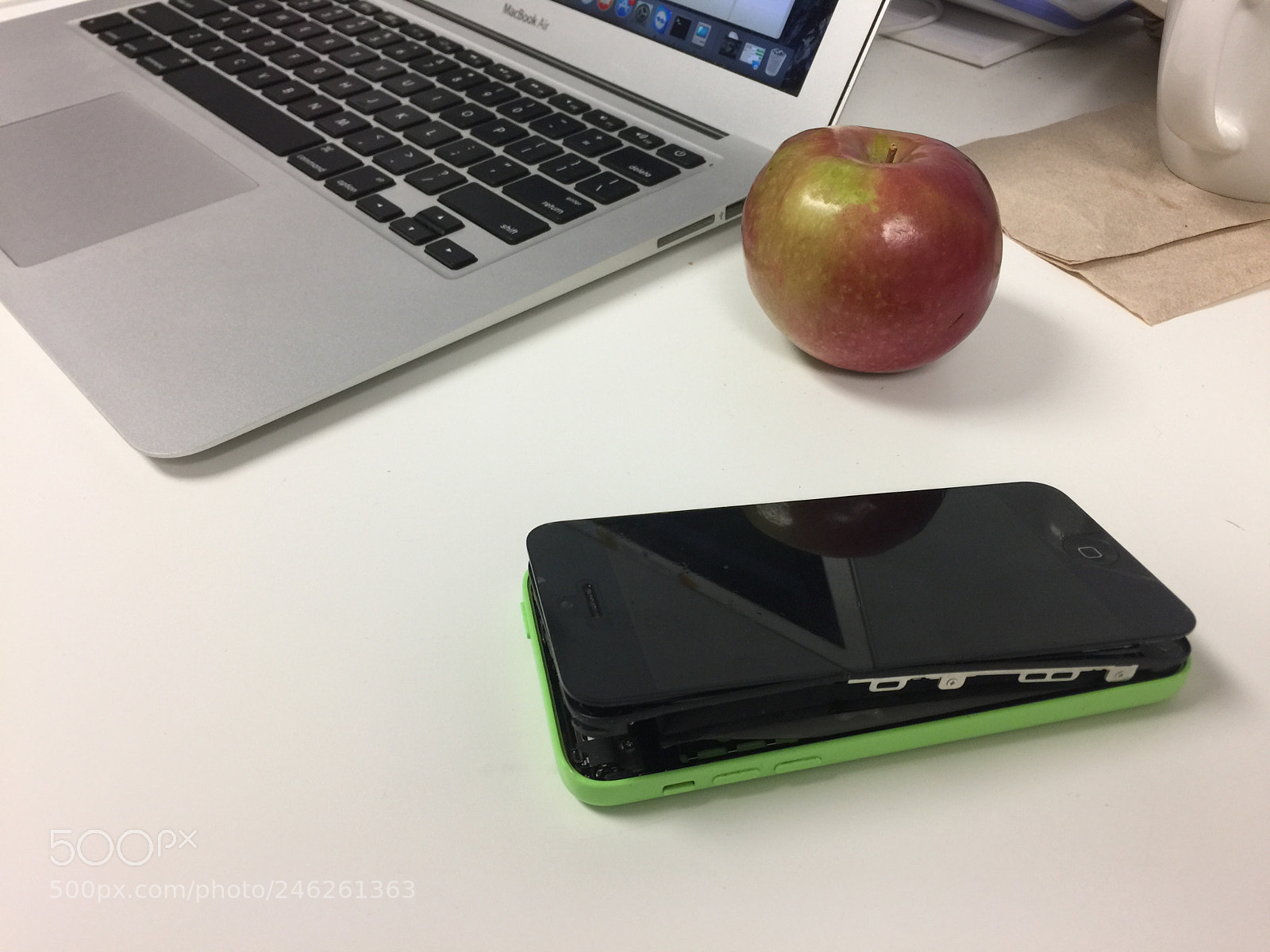 Apple iPhone 6 Plus sample photo. @work photography